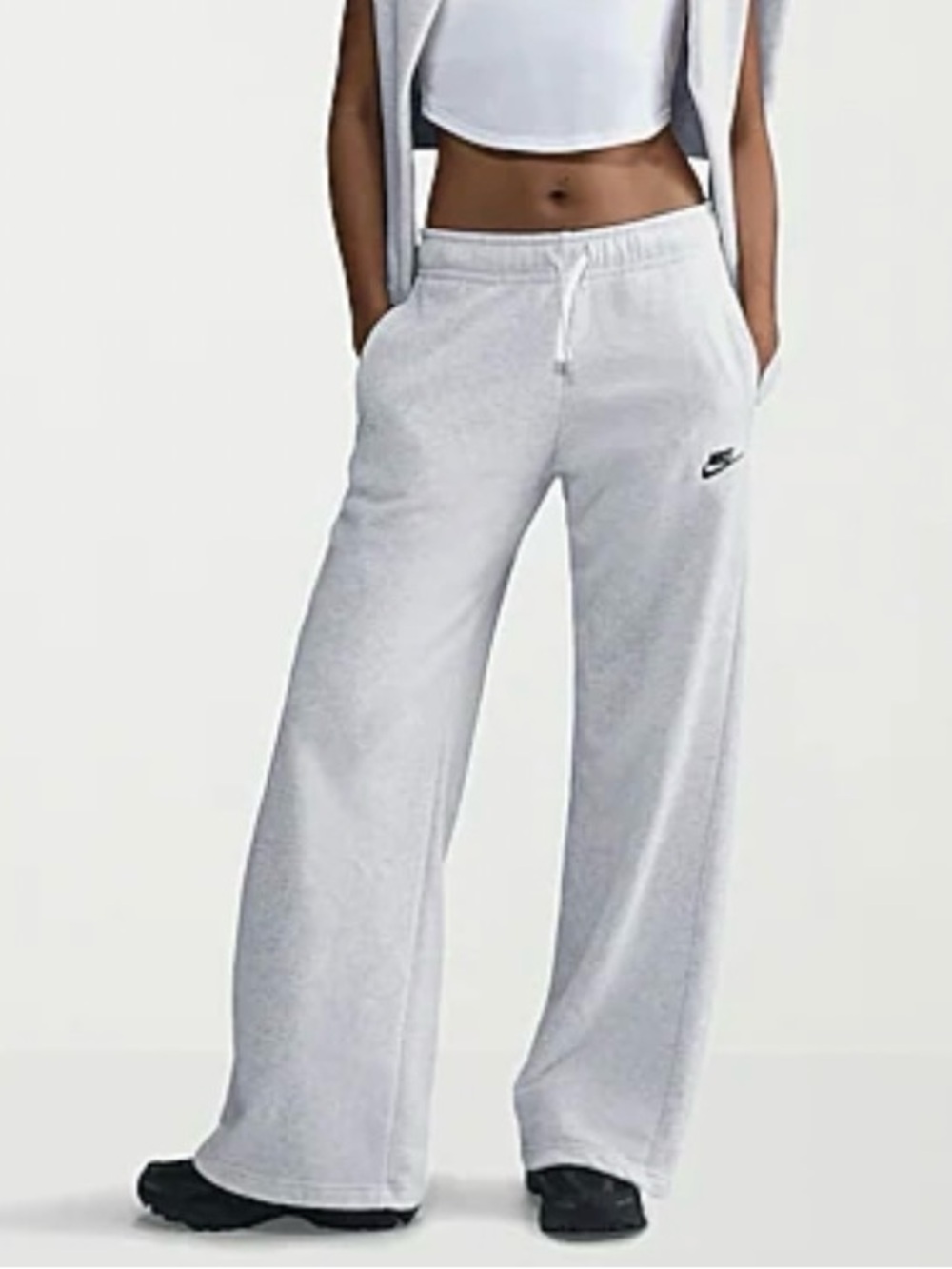 Nike Standard Fit Mid Rise Full Length pants New